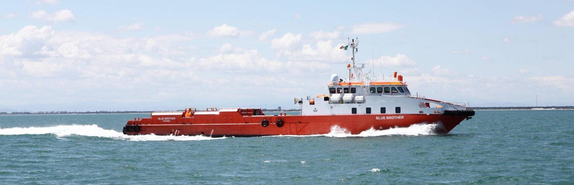 SLIDE 1 _ Blue-Brother-foto-scaled